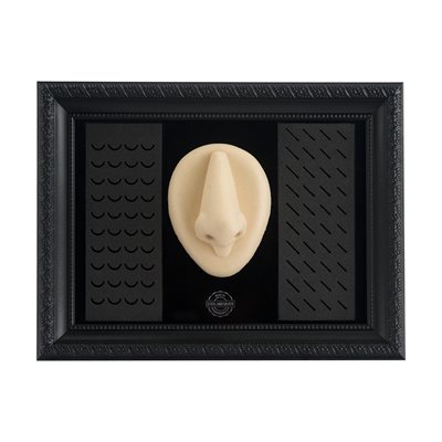 Présentoir avec nez pour anneaux et bijoux de nez 80 pièces Présentoir avec nez pour anneaux et bijoux de nez 80 pièces
